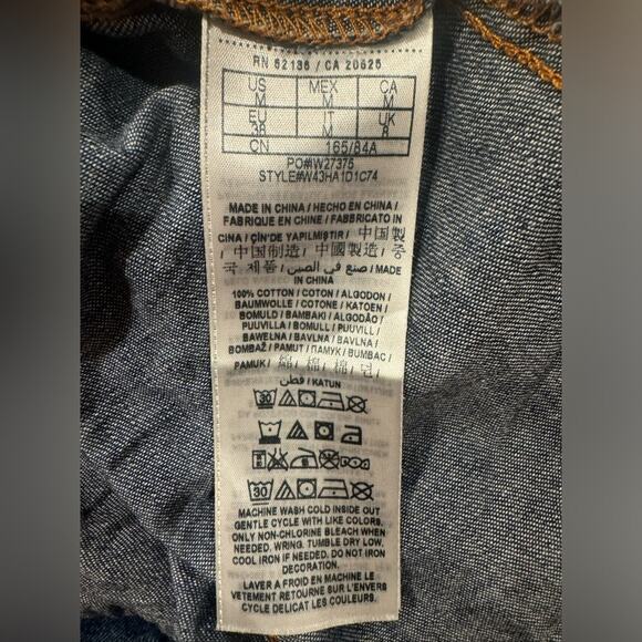 Guess 1981 Women's Medium denim shirt Western Faded Long Sleeve Snap Down button - Picture 5 of 8